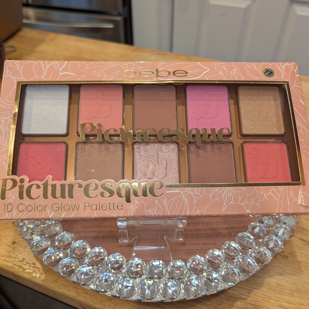 BEBE Picturesque 10 Color Glow Palette NIB